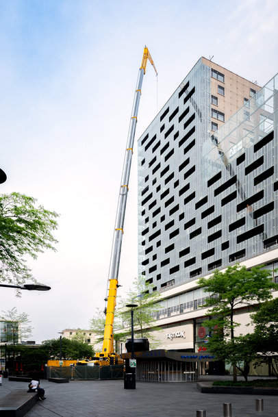 Grove GMK6300L-1&nbsp;proves perfect for compact jobsite in downtown Rotterdam